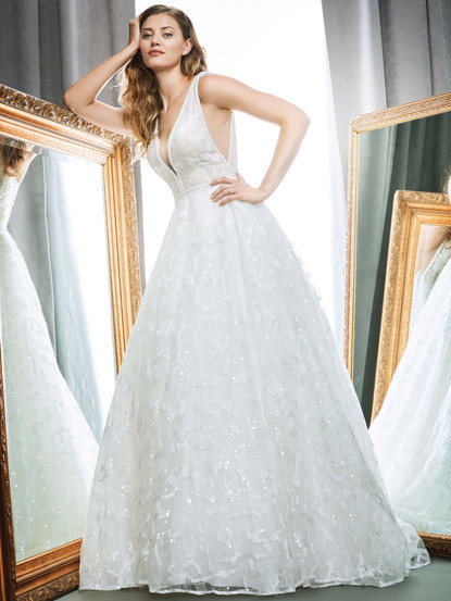 8 Wedding Dress Trends for 2019. Desktop Image