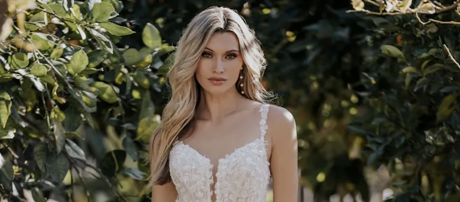 Classic vs. Contemporary: Choosing the Perfect Bridal Style. Desktop Image