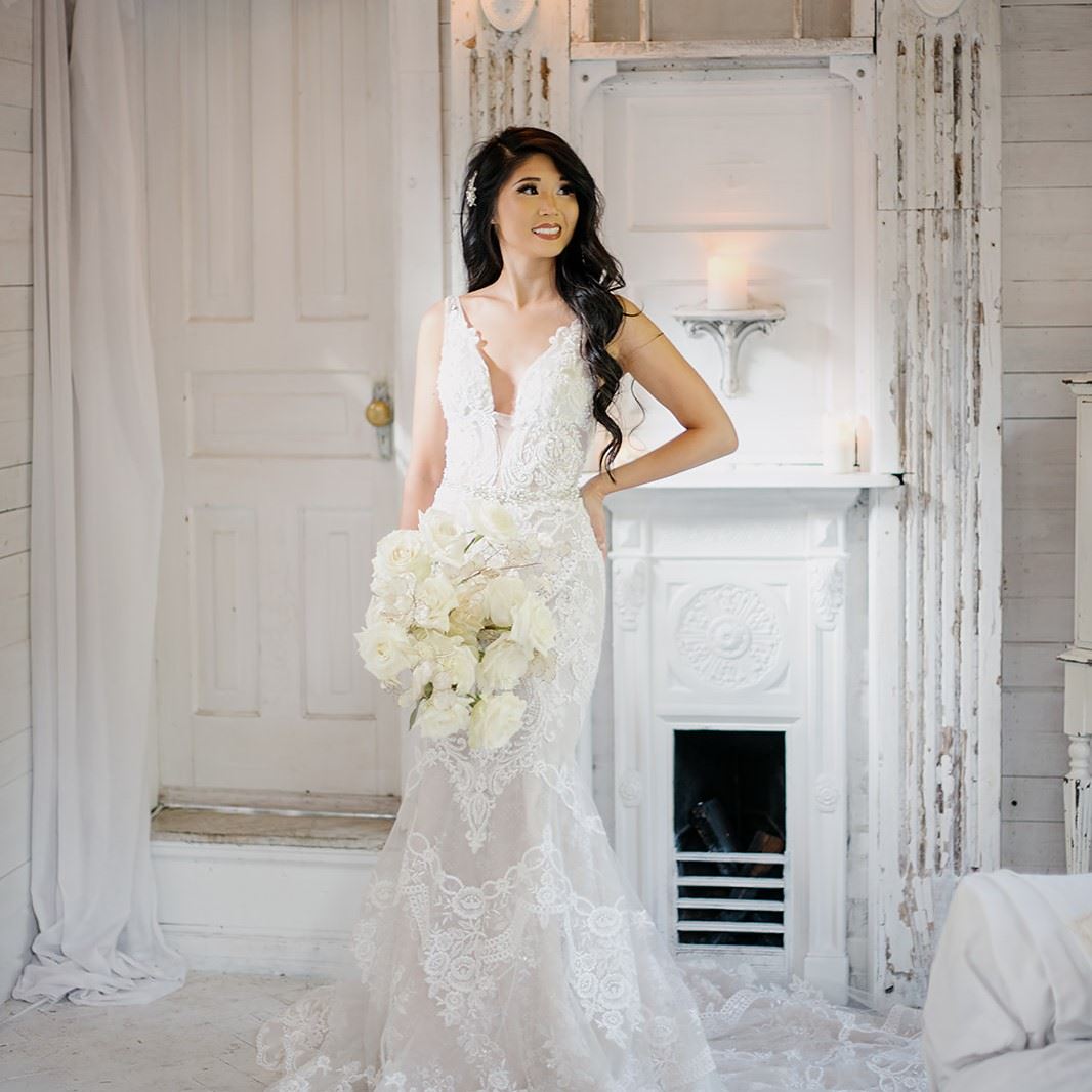 Glam and Vintage Elopement Inspiration at My Little White House. Desktop Image