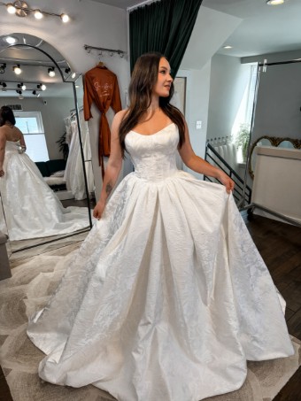 La Premiere White #MT35012 Alma #0 Ivory/Nude/Ivory thumbnail