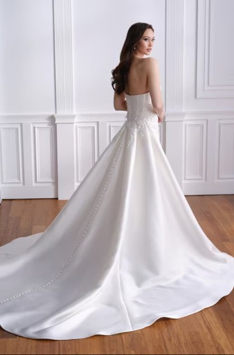 Samila Collection Joanna with overskirt #1 Diamond White thumbnail