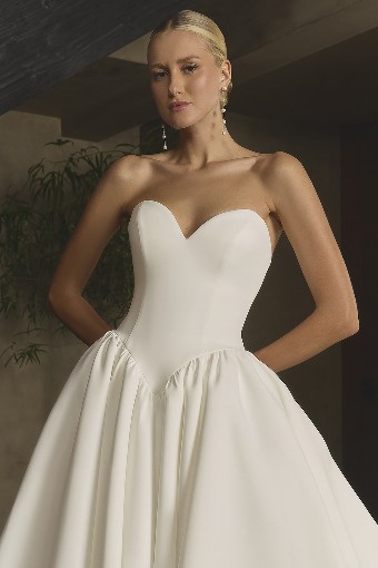 Casablanca #2658 Nina #1 Ivory thumbnail