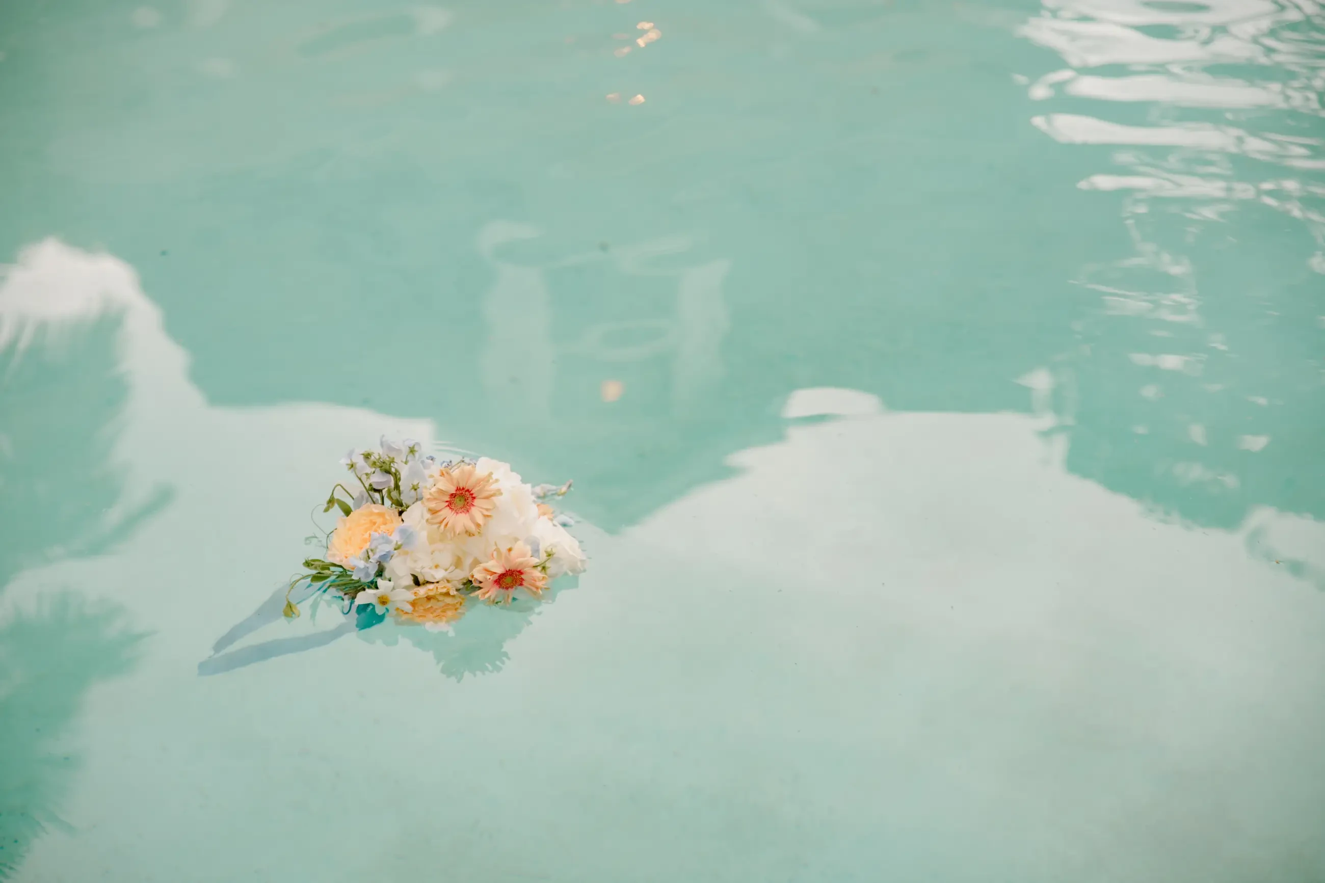 Orting Manor Styled Shoot. Mobile Image